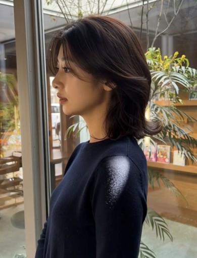 レイヤーミディアム／ダークブラウン／くびれレイヤー／30代