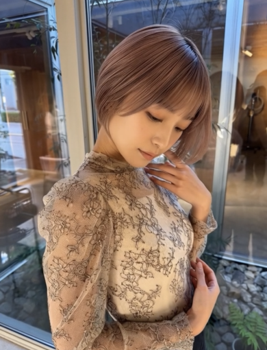 ミニボブ／ラベンダーピンク／シースルーバング／20代